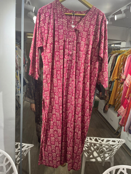 Batik Print cotton Cotton Fabric Regular Fit Women's Kurta (3XL-46)